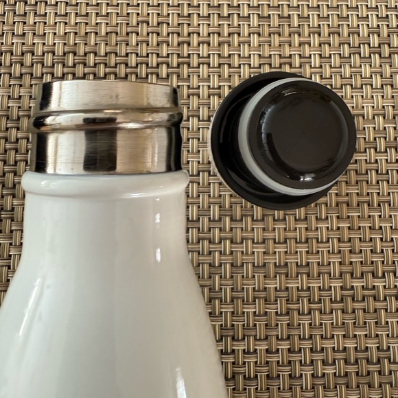 🆕 S’well swell stainless steel hot cold bottle Apple HQ logo Mothership store 🍎 - Picture 6 of 11